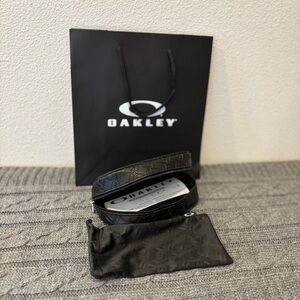 Oakley Zip Sunglasses Case and Pouch